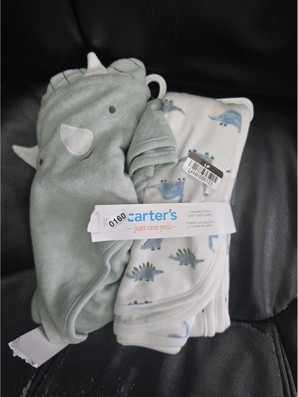 Brand new carters hooded towels item 160 bin 15